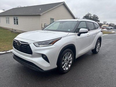 2024 Toyota Highlander LE AWD (SE)