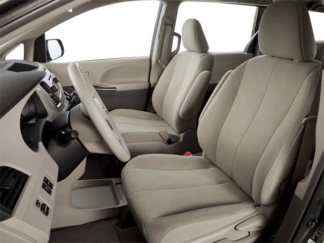 2013 Toyota Sienna 5dr 8-Pass Van V6 LE FWD (Natl)
