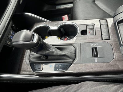 2022 Toyota Highlander Hybrid Limited AWD (Natl)
