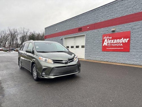 2020 Toyota Sienna XLE FWD 8-Passenger (Natl)