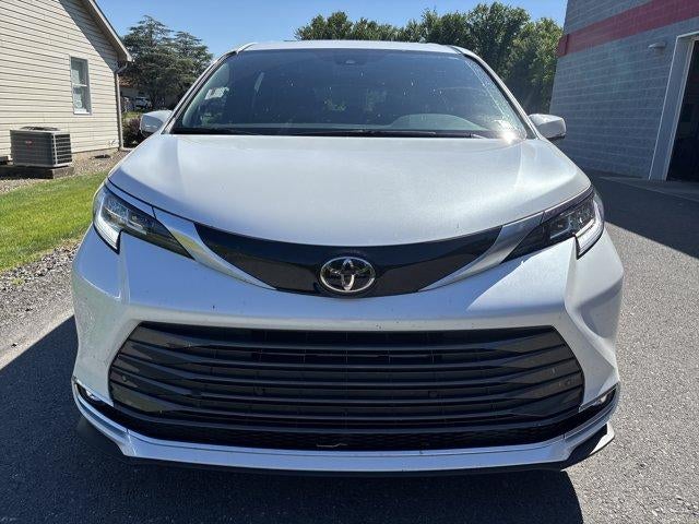 2026 Toyota Sienna Limited AWD 7-Passenger (GS)