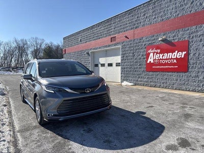 2026 Toyota Sienna Limited AWD 7-Passenger (GS)