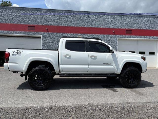 2018 Toyota Tacoma TRD Sport Double Cab 5' Bed V6 4x4 AT (Natl)