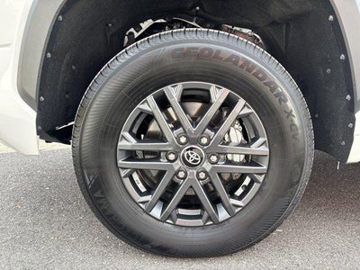 2025 Toyota Tundra 4WD 4WD SR5 CrewMax 5.5' Bed (SE)