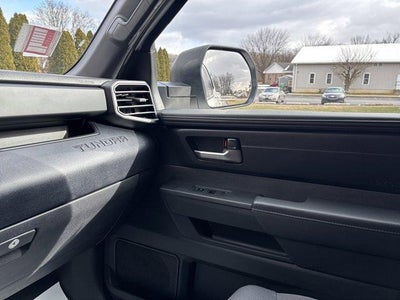 2025 Toyota Tundra 4WD 4WD SR5 CrewMax 5.5' Bed (SE)