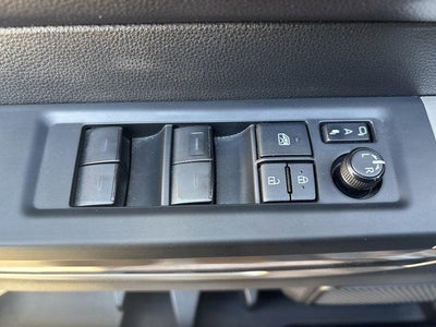 2022 Toyota Tundra 4WD 4WD SR5 CrewMax 5.5' Bed (SE)