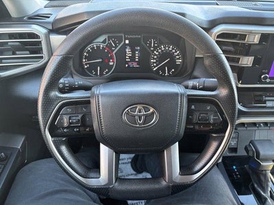 2022 Toyota Tundra 4WD 4WD SR5 CrewMax 5.5' Bed (SE)