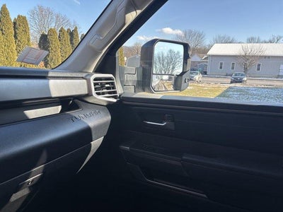 2022 Toyota Tundra 4WD 4WD SR5 CrewMax 5.5' Bed (SE)