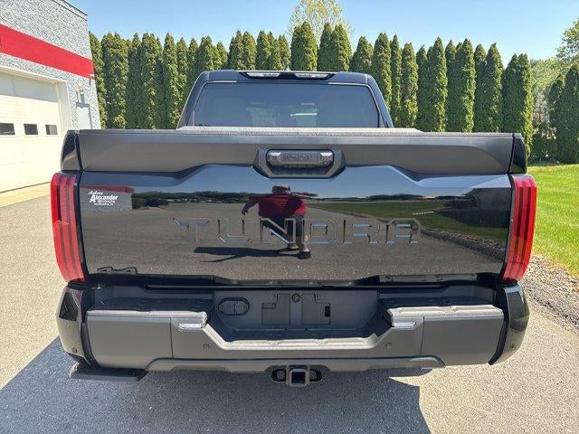 2025 Toyota Tundra 4WD 4WD SR5 CrewMax 5.5' Bed (SE)