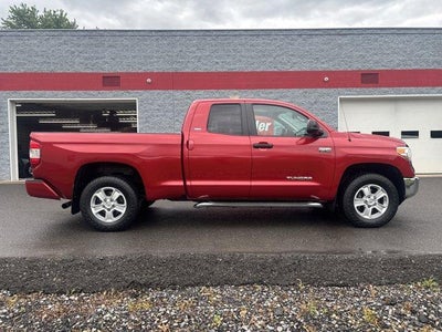 2016 Toyota Tundra 4WD Truck 4WD Double Cab Standard Bed 5.7L V8 SR5 (Natl)