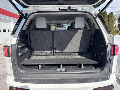 2023 Toyota Sequoia Limited 4WD (SE)