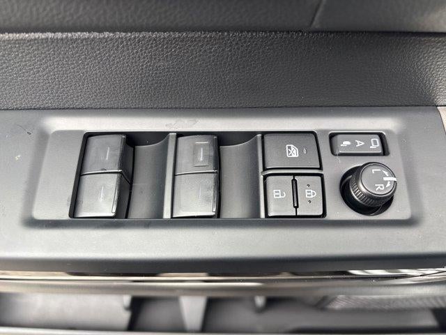 2025 Toyota Sequoia Limited 4WD (SE)