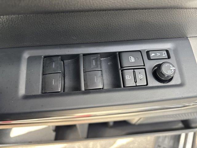 2025 Toyota Sequoia SR5 4WD (SE)