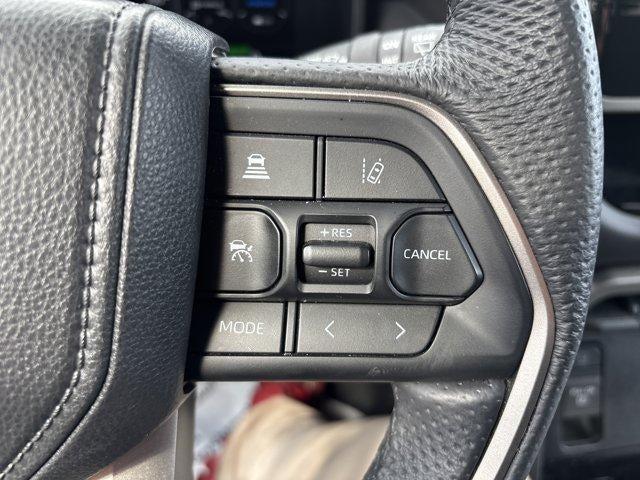 2025 Toyota Sequoia SR5 4WD (SE)