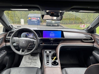 2023 Toyota Crown XLE AWD (Natl)