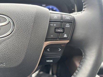 2023 Toyota Crown XLE AWD (Natl)