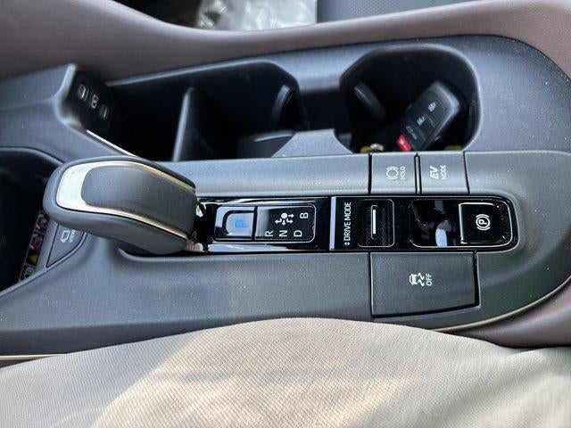 2023 Toyota Crown Limited AWD (Natl)