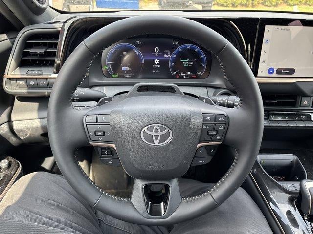 2025 Toyota Crown Signia Limited AWD (Natl)