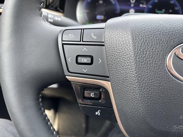 2025 Toyota Crown Signia Limited AWD (Natl)