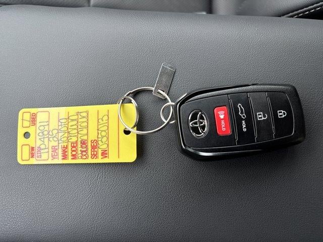 2025 Toyota Crown Signia Limited AWD (Natl)