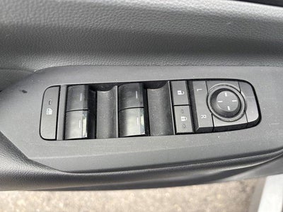 2024 Toyota Prius LE (Natl)