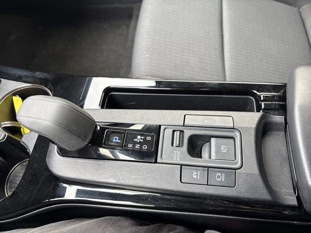 2024 Toyota Prius LE (Natl)