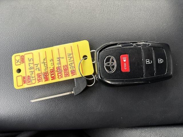 2024 Toyota Prius LE (Natl)