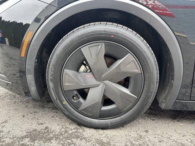 2024 Toyota Prius LE (Natl)