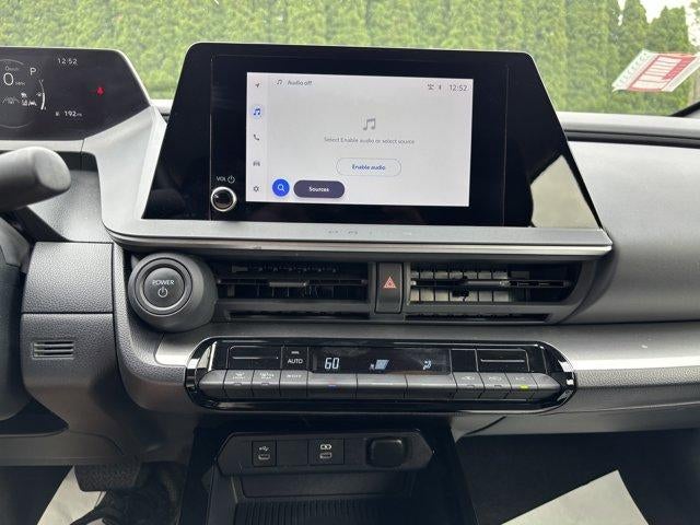 2024 Toyota Prius LE (Natl)