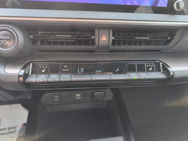 2024 Toyota Prius XLE AWD (Natl)