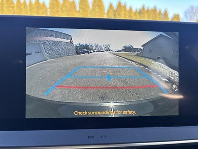 2023 Toyota Prius XLE AWD (Natl)