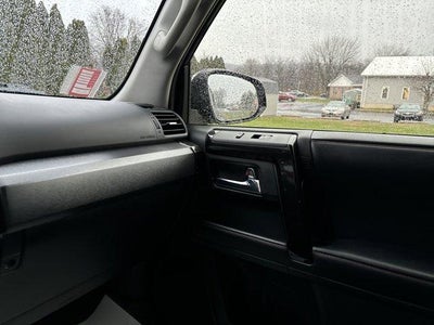 2019 Toyota 4Runner TRD Off Road 4WD (Natl)