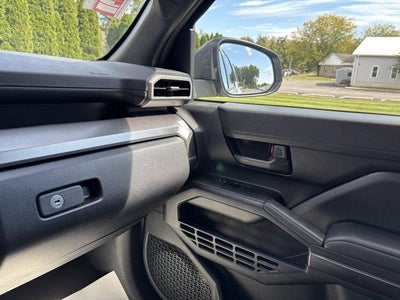 2025 Toyota 4Runner SR5 4WD (GS)