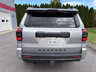 2025 Toyota 4Runner SR5 4WD (GS)