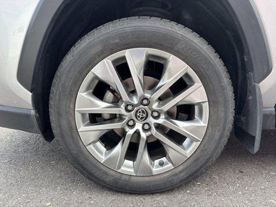 2019 Toyota RAV4 XLE Premium AWD (Natl)