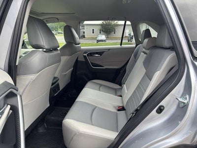 2019 Toyota RAV4 XLE Premium AWD (Natl)