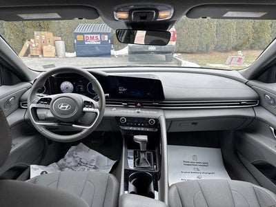 2025 Hyundai ELANTRA SEL Convenience IVT