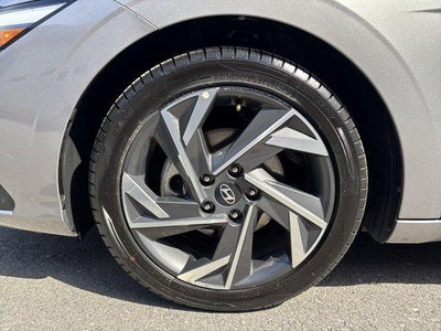 2025 Hyundai ELANTRA SEL Convenience IVT