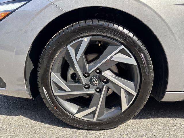 2025 Hyundai ELANTRA SEL Convenience IVT