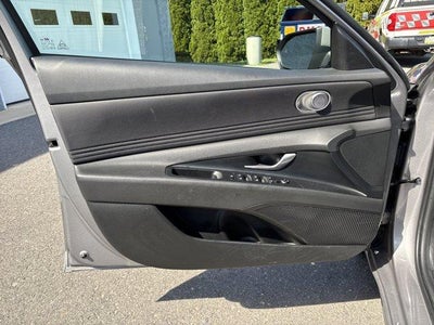 2025 Hyundai ELANTRA SEL Convenience IVT
