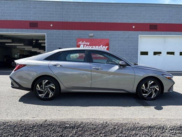 2025 Hyundai ELANTRA SEL Convenience IVT