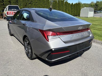 2025 Hyundai ELANTRA SEL Convenience IVT