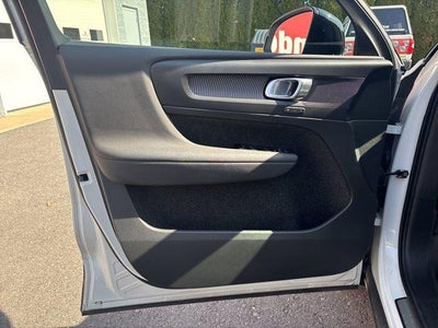 2021 Volvo XC40 T5 AWD R-Design