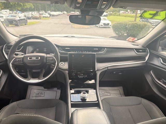 2023 Jeep Grand Cherokee Laredo 4x4