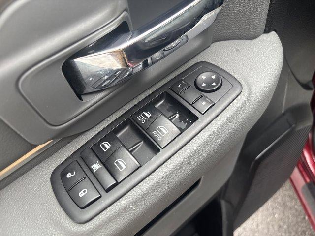 2019 RAM 1500 Classic SLT 4x4 Crew Cab 6'4" Box