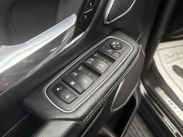 2022 RAM 1500 Laramie 4x4 Crew Cab 5'7" Box