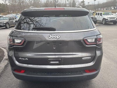 2022 Jeep Compass Latitude Lux