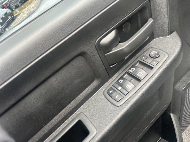 2022 RAM 3500 Tradesman 4x4 Crew Cab 8' Box