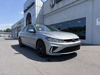 2025 Volkswagen Jetta SE Auto
