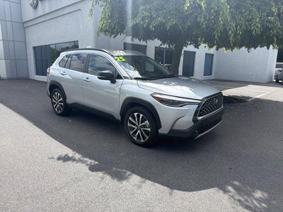 2025 Toyota Corolla Cross XLE 4WD (Natl)